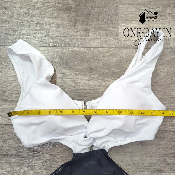 CharmLeaks Cut Out One Piece Swimsuit Size L - Picture 2 of 4